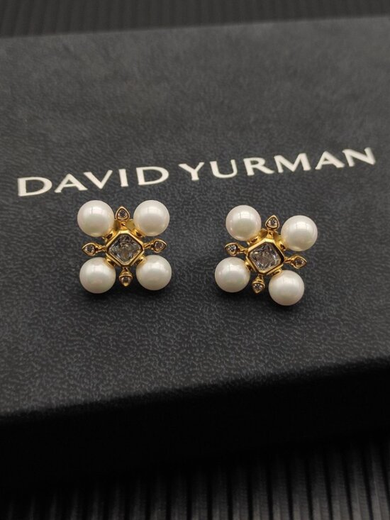 David Yurman. Jewelry - David Yurman Pyramid Pearl Earrings